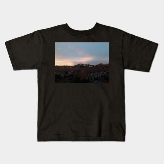 Just another sunset Kids T-Shirt by MinnieMot